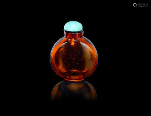 1820-1880 An amber-glass snuff bottle