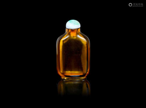 1750-1850 An amber-glass rectangular snuff bottle