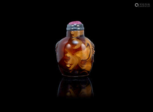 1800-1880 An amber snuff bottle