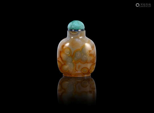 1750-1850 A 'cell-pattern' agate snuff bottle