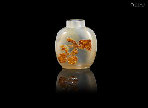 1750-1860 A carved honey agate snuff bottle