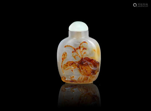 1800-1860 A carved honey agate snuff bottle