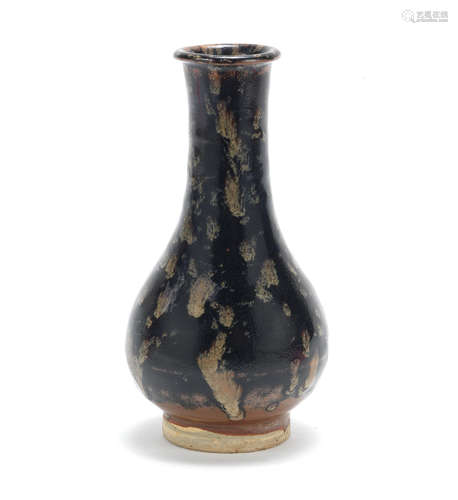 Song Dynasty A Jizhou-type 'tortoiseshell' vase