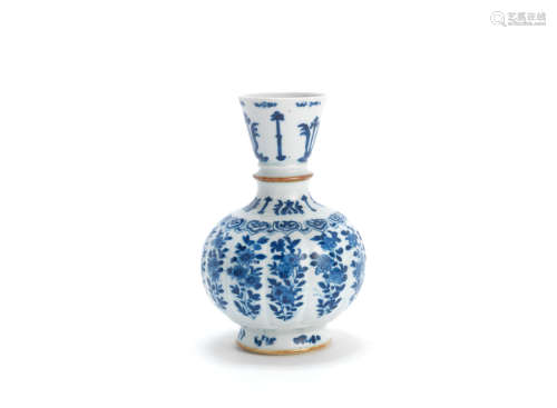 19cm (7.1/2in) high.  A blue and white huqqa base    Kangxi