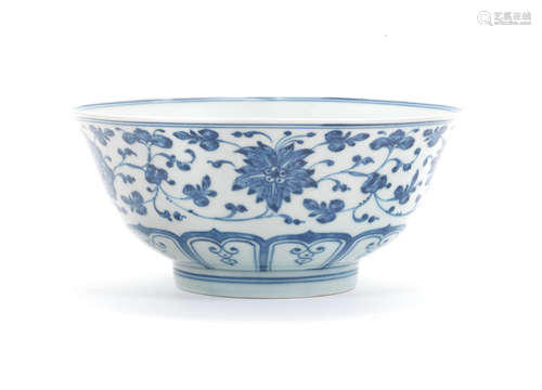 Qianlong seal mark, 19th/20th century A blue and white 'floral' bowl