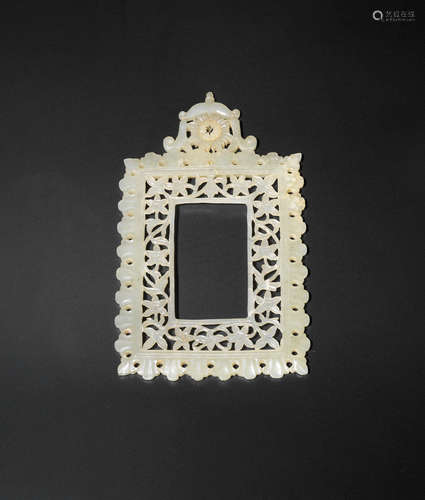 18th century A Mughal jade rectangular frame