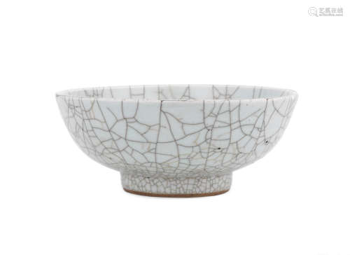 Qing Dynasty A ge-type crackle-glazed bowl