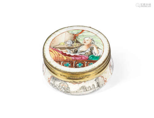 18th century A famille rose porcelain snuff box