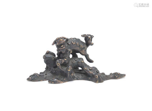 Qing Dynasty A gilt bronze brushrest