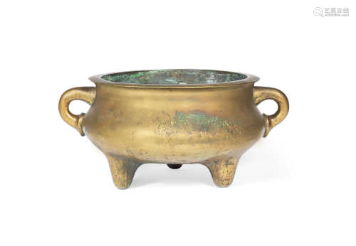 Cast Qianlong six-character seal mark A very large bronze tripod incense burner
