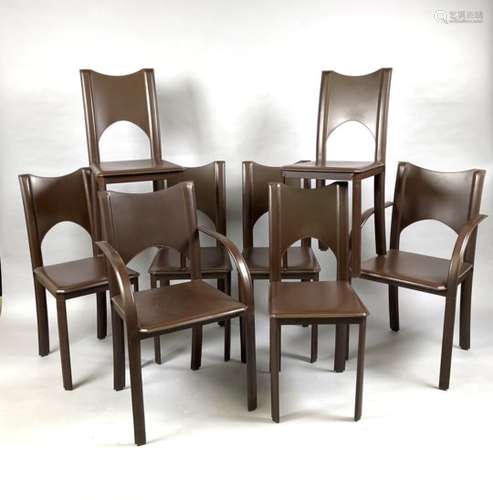 Suite de six chaises et deux fauteuils gainés de cuir moka. XXe siècle. -