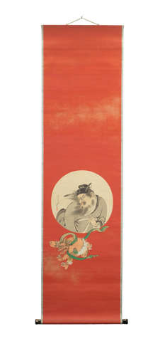 Meiji era (1868–1912), circa 1883, and Showa era (1926–1989), 1929 SHIBATA ZESHIN 柴田是真 (1807–1891) KAKEJIKU (HANGING SCROLL) DEPICTING SHOKI AND ONI, WITH FITTED WOOD TOMOBAKO PAINTED BY SHŌJI CHIKUSHIN 庄司竹真 (1854–1936) AND JIKUSAKI (ROLLER ENDS) LACQUERED BY SHŌJI HŌSHIN 庄司芳真 (1898–1993)  朱円窓鍾馗図掛軸