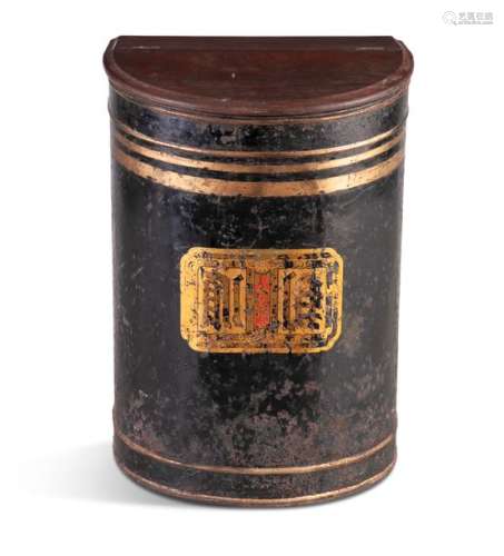 A EARLY 19TH CENTURY CHINESE TOLEWARE TEA BIN, wit…