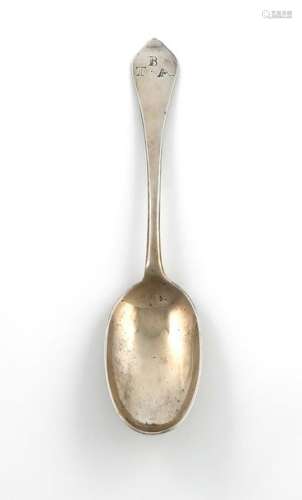 A Queen Anne Sussex silver Dog nose spoon, by Anth…