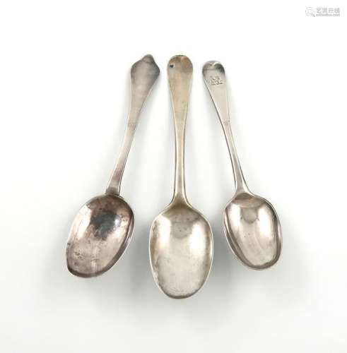 An early 18th century silver Dog nose spoon, mark'…
