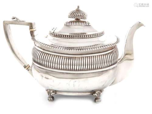 ΛA George III silver tea pot, by John Wakefield, L…