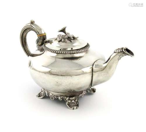 ΛA George III silver teapot, by Philip Rundell, Lo…