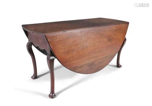 A LARGE GEORGE III MAHOGANY DROP LEAF TABLE, exten…