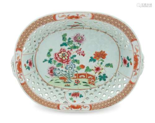 A Chinese Export Porcelain Bowl