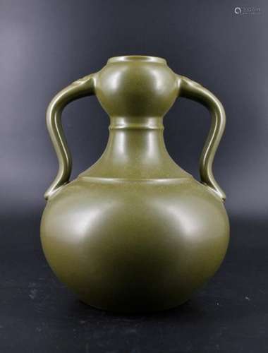 Qing Porcelain Tea Dust Green Vase