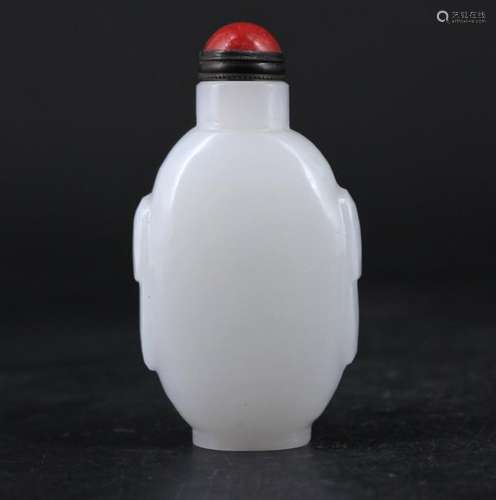 Qing White Peking Glass Snuff Bottle