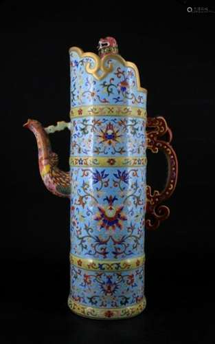 Large Chinese Qing Porcelain DouCai Pot with Lid