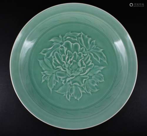 Large Chinese Qing Porcelain LongQuan Flower Plate