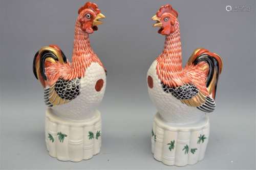 Paire figures de coqs en porcelaine, Chine 19ème h…