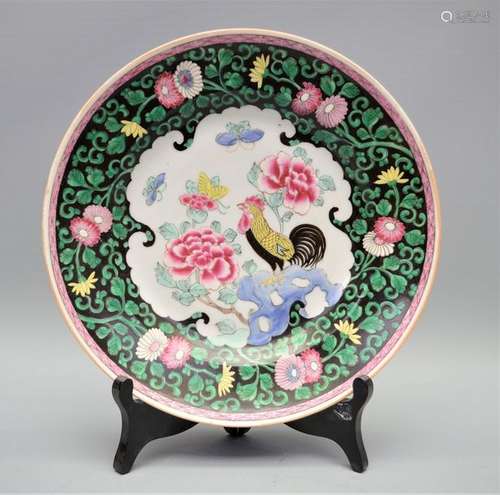 Assiette à décors de coq et fleurs. Chine. 18ème. …