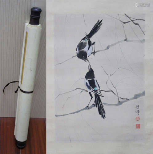 A CHINESE HAND-DRAWN PAINTING SCROLL OF WILLOW MAGPIE SIGNED BY 徐悲鴻（1895－1953） 柳蔭雙喜