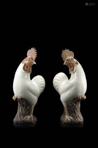 A pair of models of roosters (restorations)China, late 18th century(h. 44.5 cm.)ITCoppia di galli in