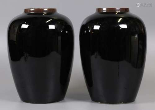 pair of Chinese porcelain jars, possibly 19th c.