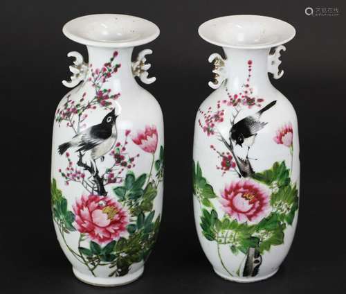 pair of Chinese porcelain vases, possibly 19th c.