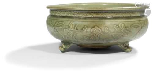 CHINE, Fours de Longquan - Époque MING (1368 - 1644) Brûle-parfum tripode en porcelaine émaillée