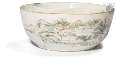 CHINE - XIXe siècle Coupe ronde à deux compartiments en porcelaine blanche émaillée polychrome et or