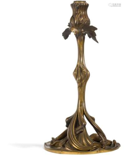 TRAVAIL ART NOUVEAU Chardon lorrain Pied de lampe de table. Épreuve en bronze à patine or vieilli.