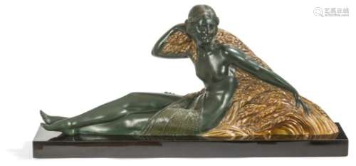DEMETER H. CHIPARUS (1886-1947) L'été ou Nu allongé dans les blés Sculpture. Épreuve en bronze à
