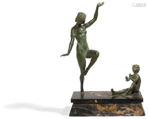 ÉMILE ADOLPHE MONIER (1883-1970) Danseuse égyptienne et jeune joueur d'aulos Sculpture. Épreuve en