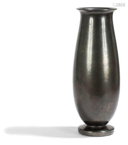 PAUL BONIFAS (1902-1975) Vase obus sur talon à col légèrement évasé. Épreuve en céramique lustrée