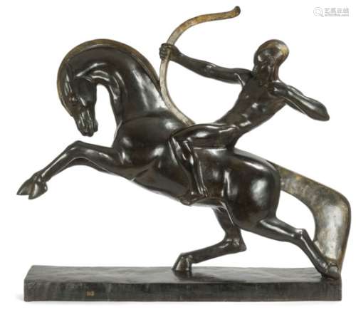 MARIE-LOUISE SIMARD (1886-1963) Archer à cheval Sculpture. Épreuve en bronze à patine noire ; la