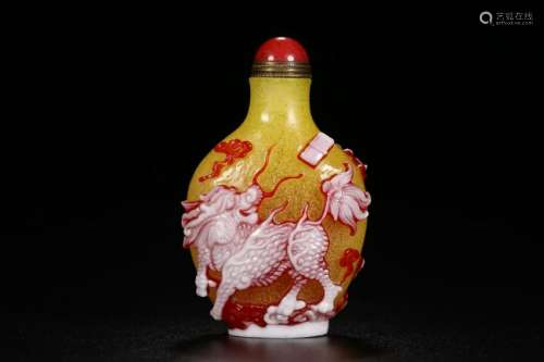 PEKING GLASS SNUFF BOTTLE WITH KYLIN RELIEF
