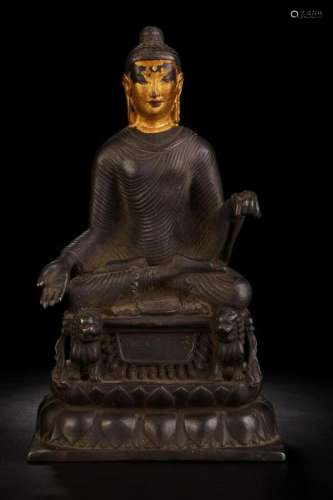 GOLD PAINTED BRONZE STATUE OF SHAKYAMUNI BUDDHA