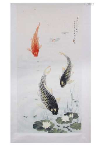 CHINESE VIVID PAINTING OF FISH IN WATER LILY POND