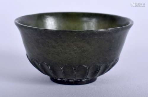 A CHINESE MIDDLE EASTERN JADE BOWL. 4.75 cm wide.