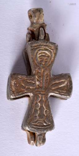AN EARLY ANTIQUITY SILVER CRUCIFIX PENDANT. 2.75 cm x