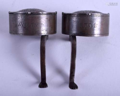 A PAIR OF 18TH CENTURY CONTINENTAL STEEL TRAVELLING