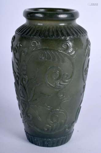 A CHINESE MIDDLE EASTERN ASIAN JADE VASE Mughal style.