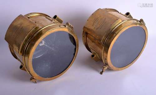 A PAIR OF VINTAGE AMERICAN RUSHMORE LENS CAR MIRROR