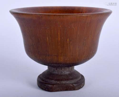 A CHINESE STEM FOOT CUP. 9.5 cm x 9 cm.