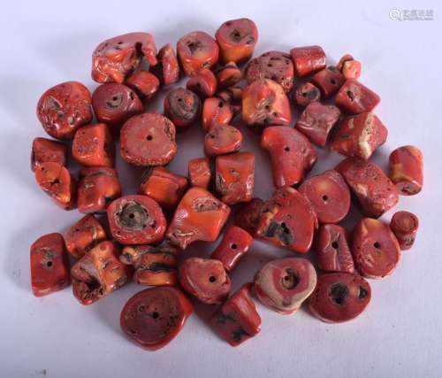 VINTAGE BEADS AND FRAGMENNTS. (qty)